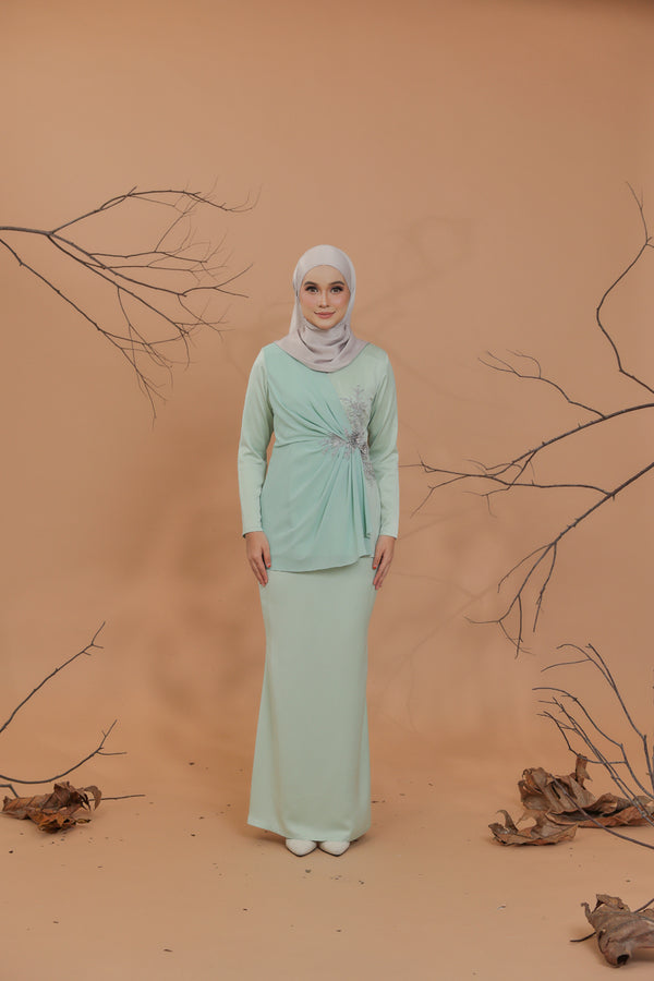 Angelic Kurung in Misty Mint