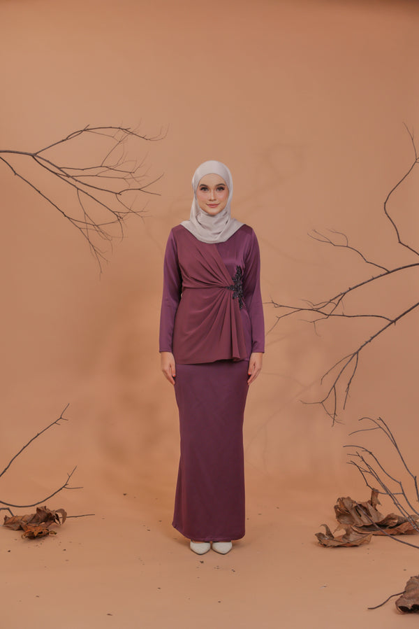 Angelic Kurung in Mystic Mulberry