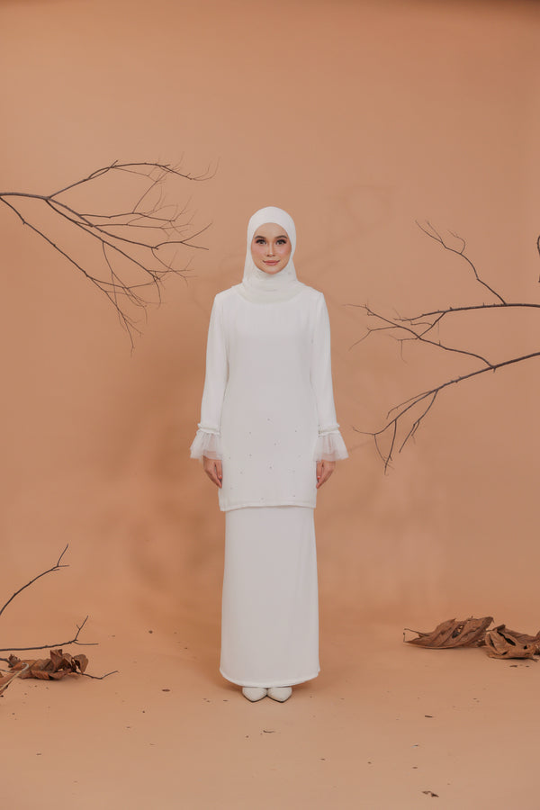 Ruffles Kurung in Cool Offwhite